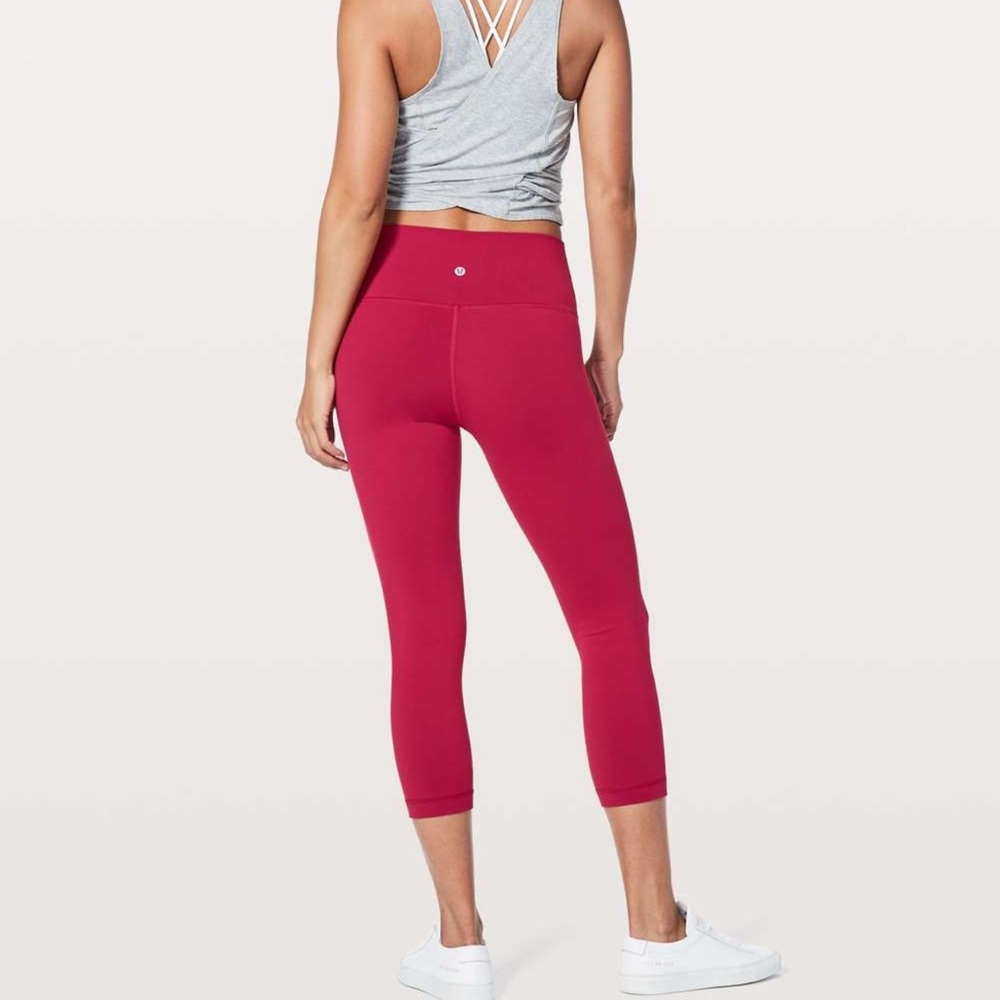 🍋Lululemon Wunder Under Crop (High Rise)! - Picture 4 of 13